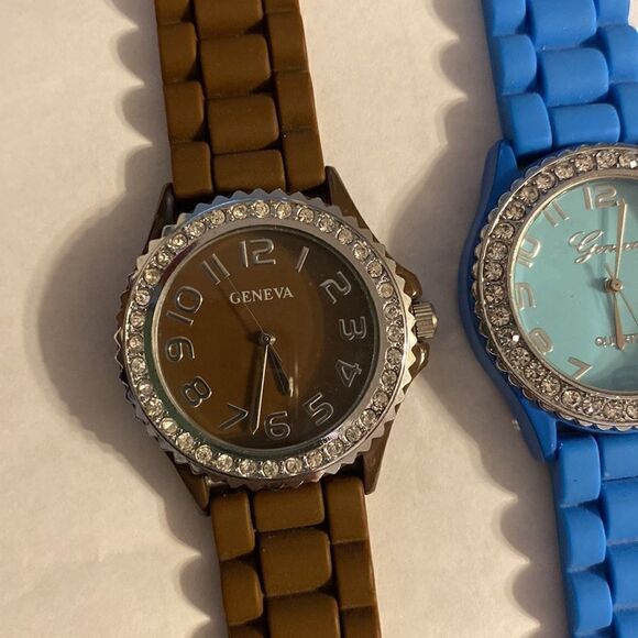 Geneva Platinum Women's Stainless Steel Quartz Rhinestone Watch Set of 4 - Picture 2 of 12